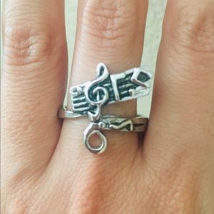 Music-lover Ring  Size 8